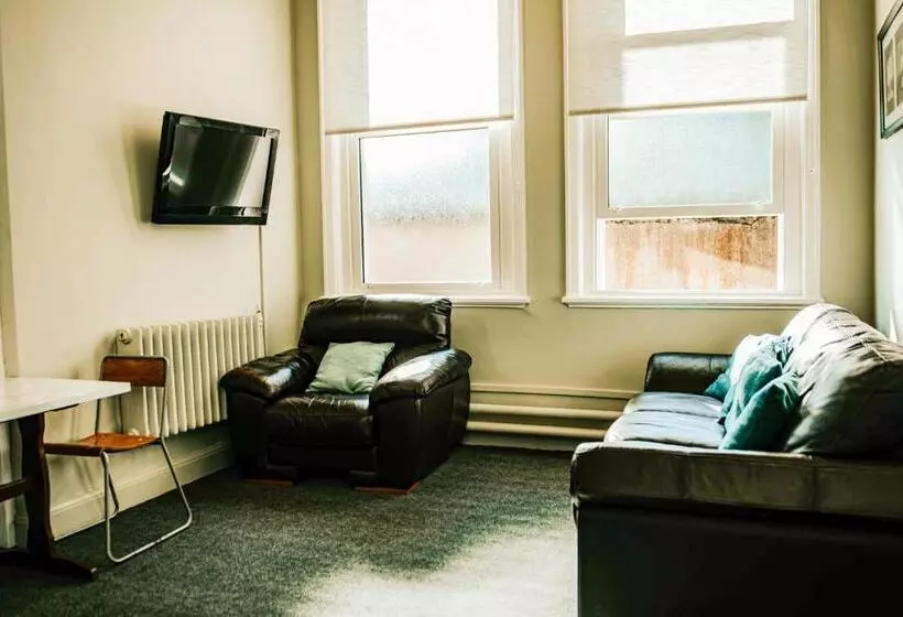Denton House Hostel