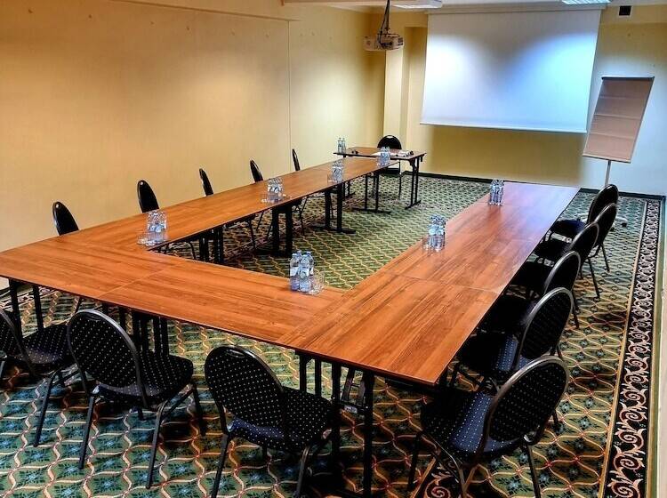 בית מלון כפרי Hit