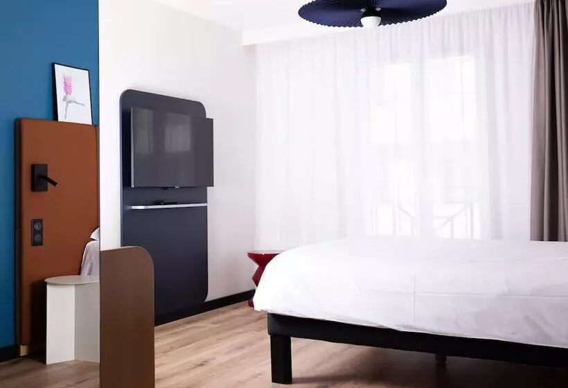 هتل Ibis Valenciennes