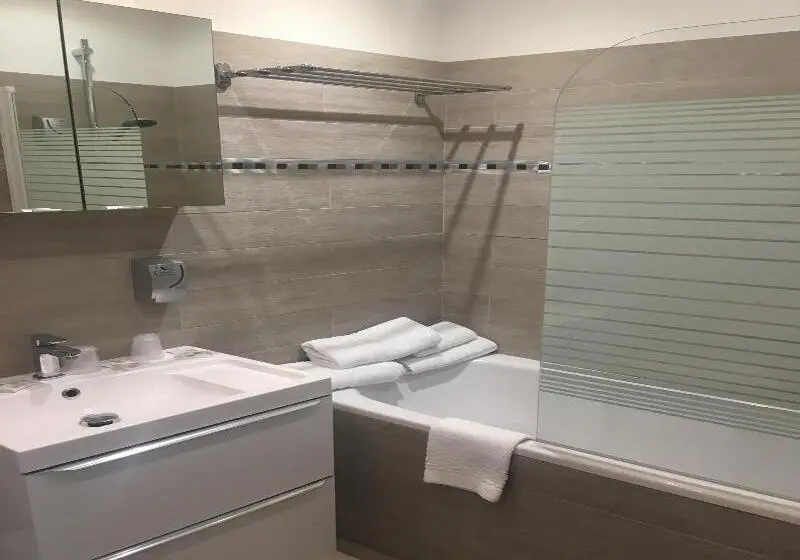 هتل Le Relais Du Lac