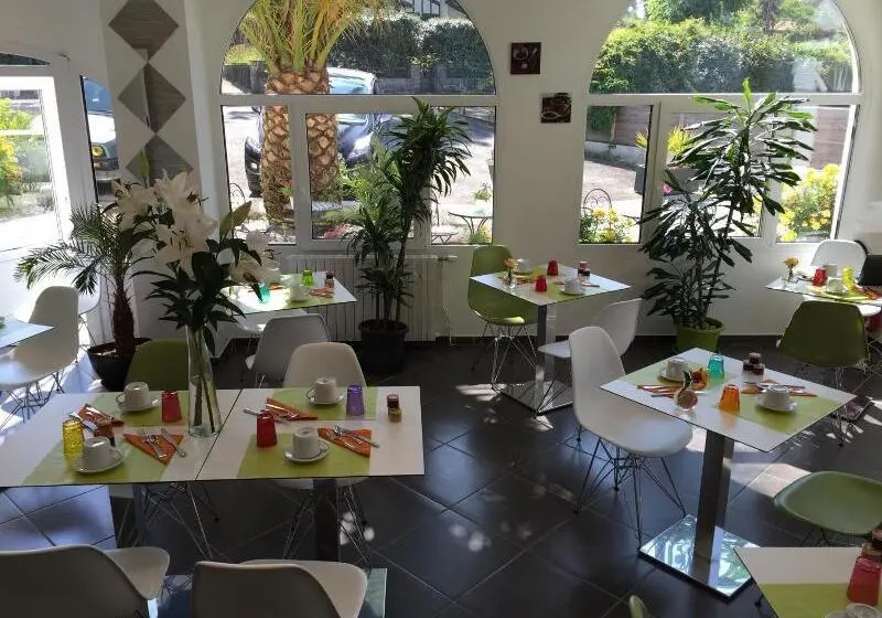 هتل Le Relais Du Lac
