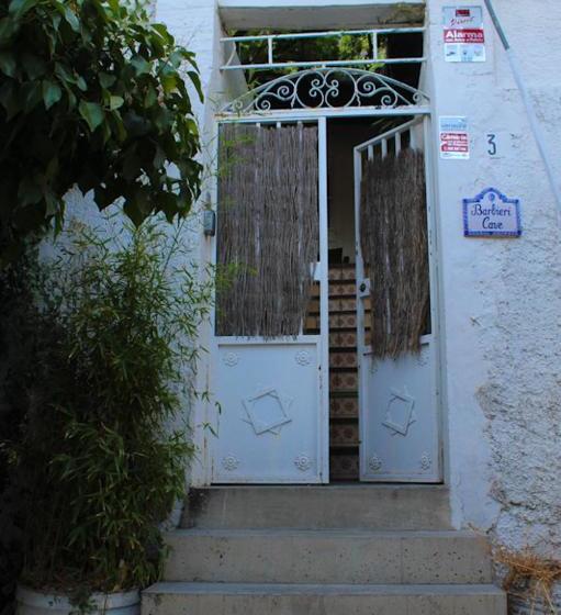 Majatalo Barbieri Cave