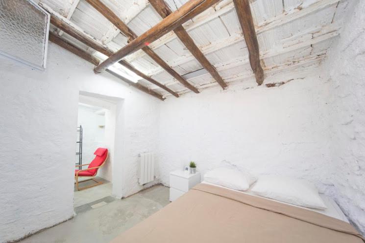 Majatalo Barbieri Cave