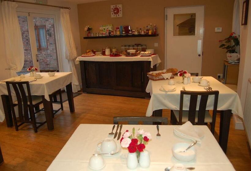 The Manor Coach House