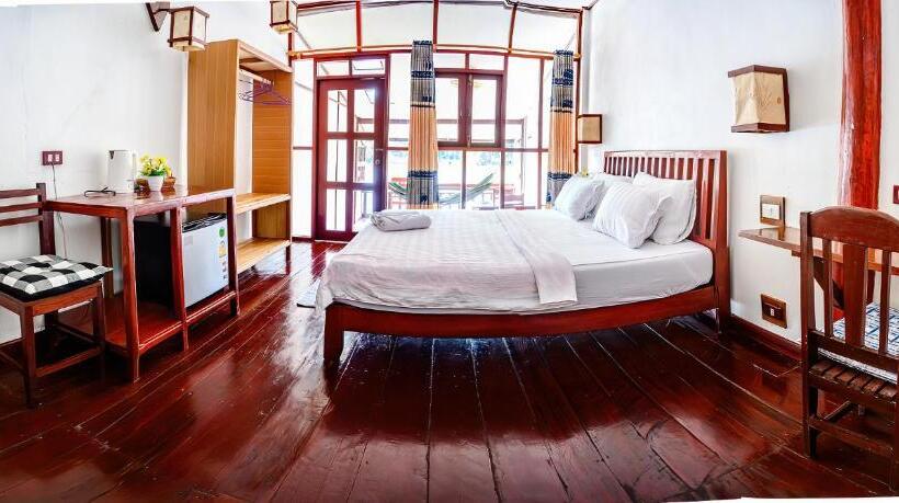 פנסיון Dokchampa Guesthouse