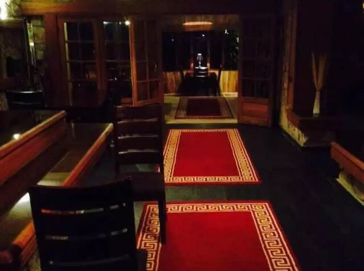 Majatalo Rise In Valley