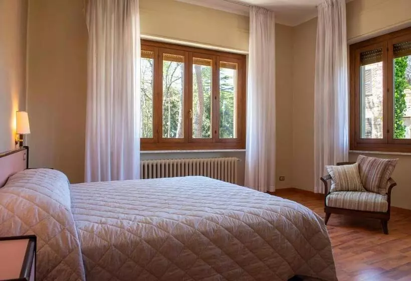 Hotelli Villa Dei Pini