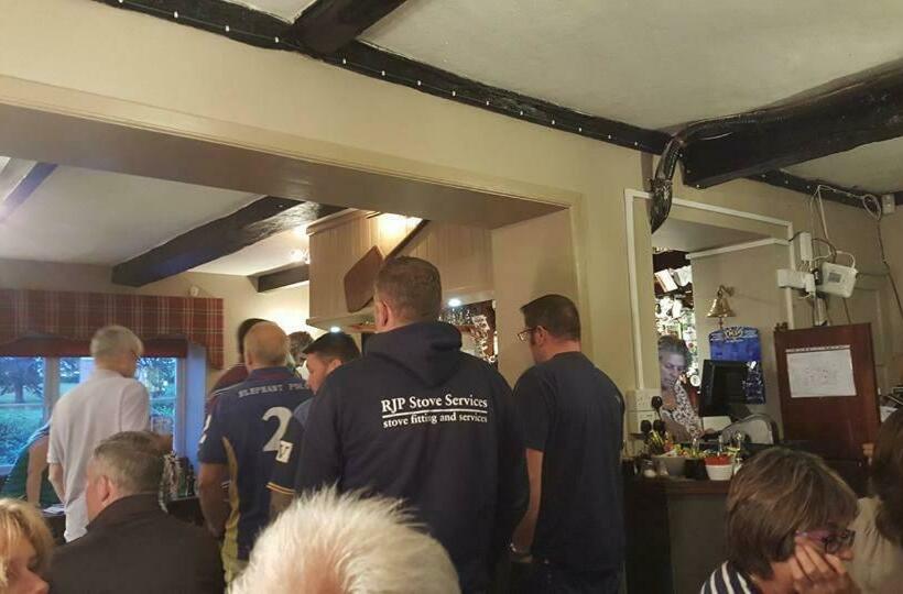 הוסטל The Plough Inn