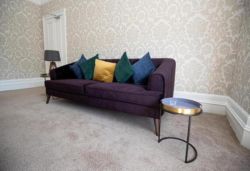 住宿加早餐  Lynwood House