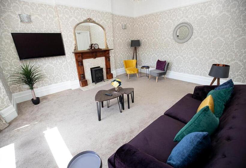 住宿加早餐  Lynwood House