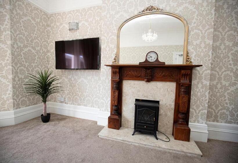 住宿加早餐  Lynwood House