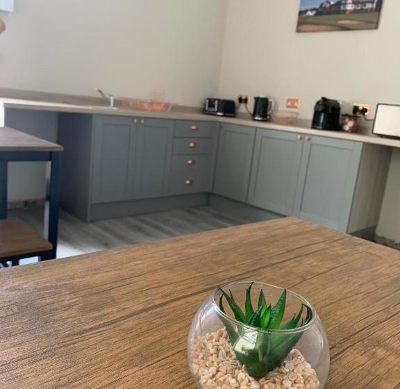 住宿加早餐  Lynwood House