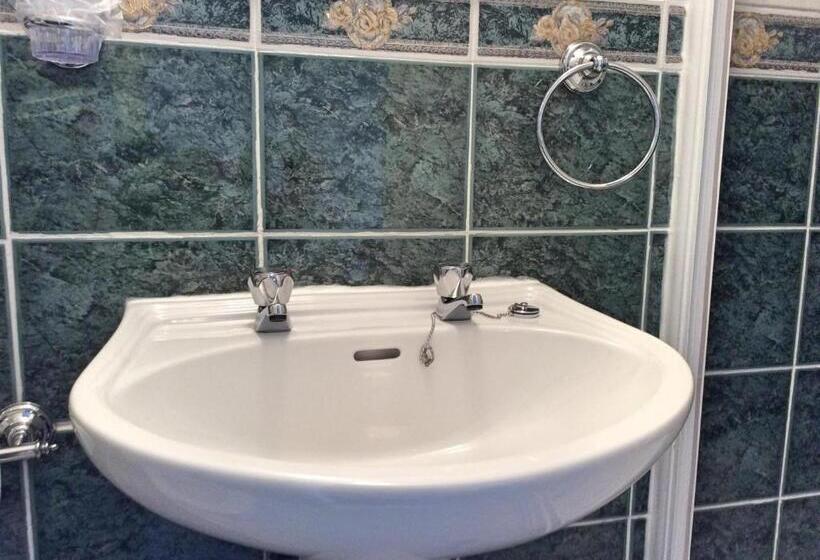 Bed and Breakfast The Wentworth Guest House