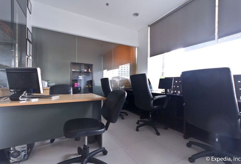 ホテル Alpa City Suites