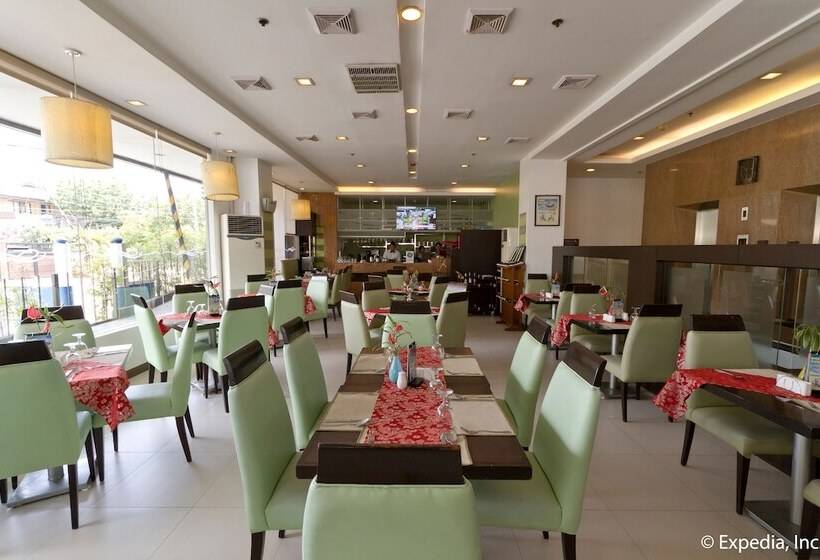 ホテル Alpa City Suites