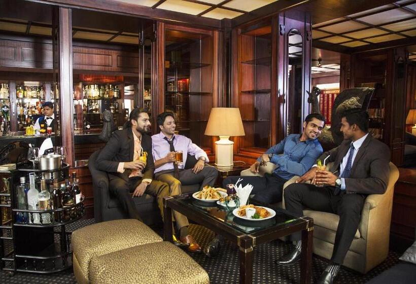 ホテル Cinnamon Lakeside