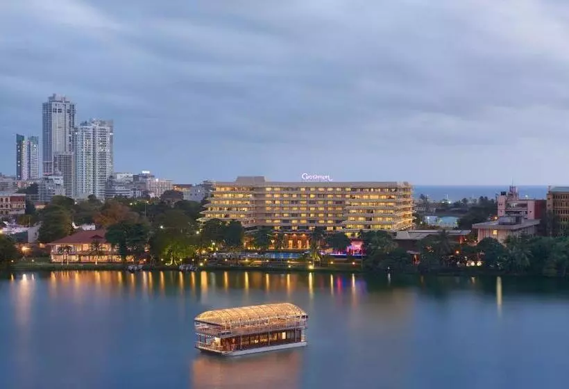 בית מלון כפרי Cinnamon Lakeside