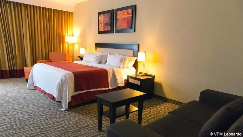 Отель Excellence Express & Suites