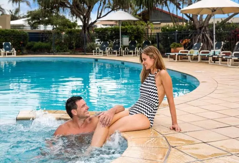 Отель Golden Riviera Absolute Beachfront Resort