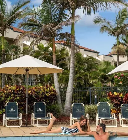 Отель Golden Riviera Absolute Beachfront Resort