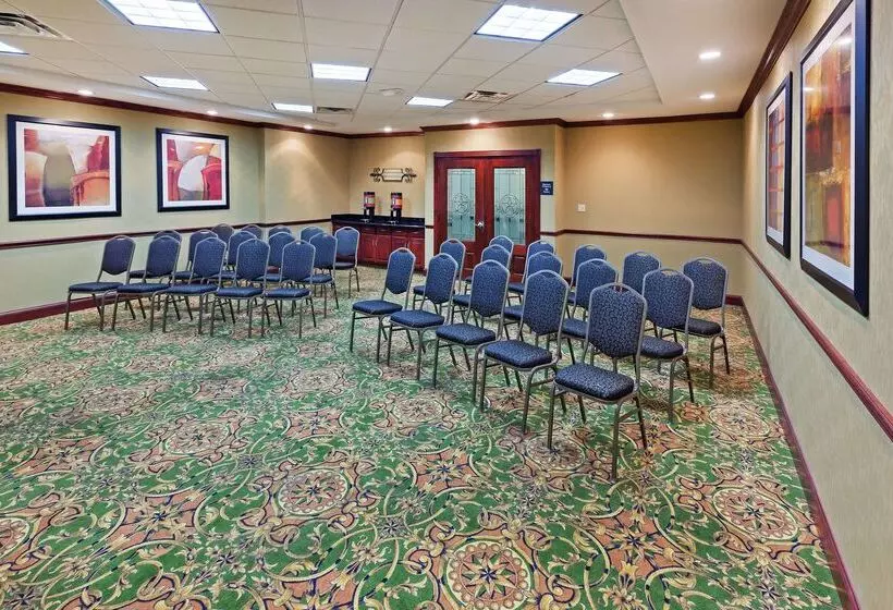 Отель Hampton Inn & Suites Waxahachie