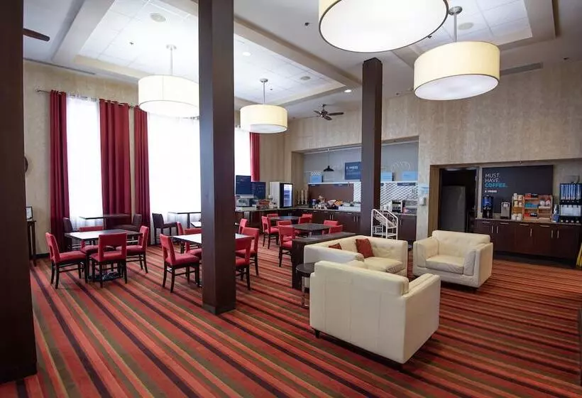 Holiday Inn Express Hotel & Suites Chatham South, An Ihg