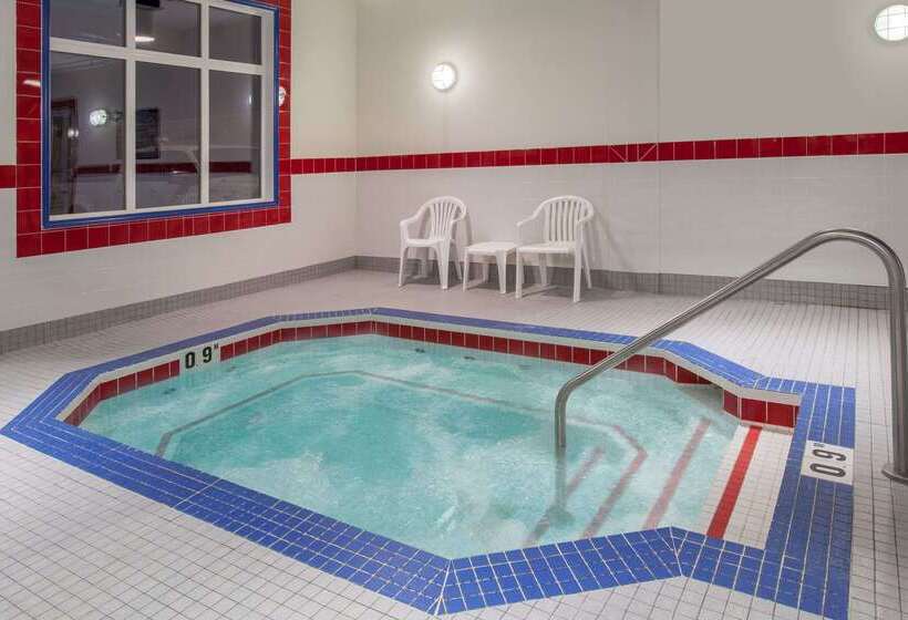 호텔 Ramada By Wyndham Brooks