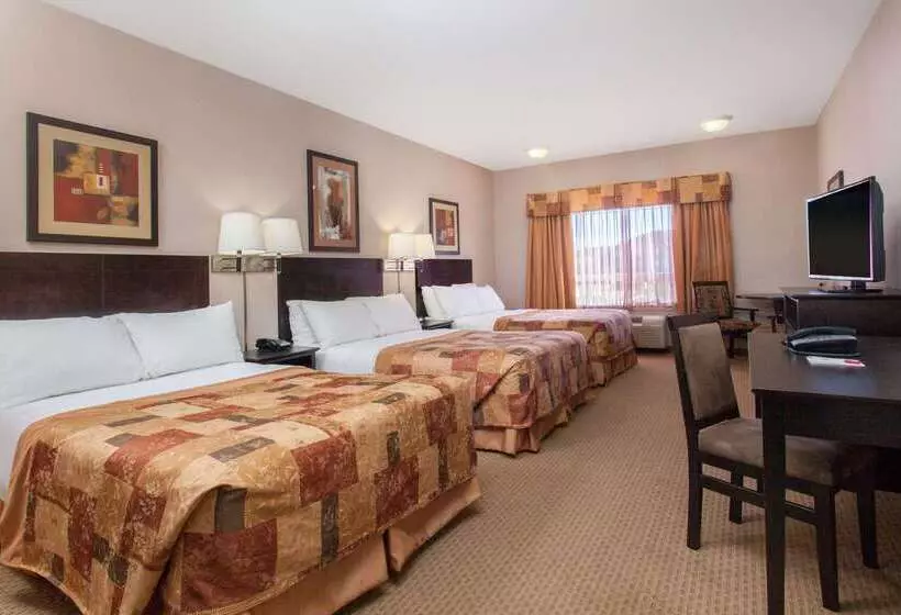 호텔 Ramada By Wyndham Brooks