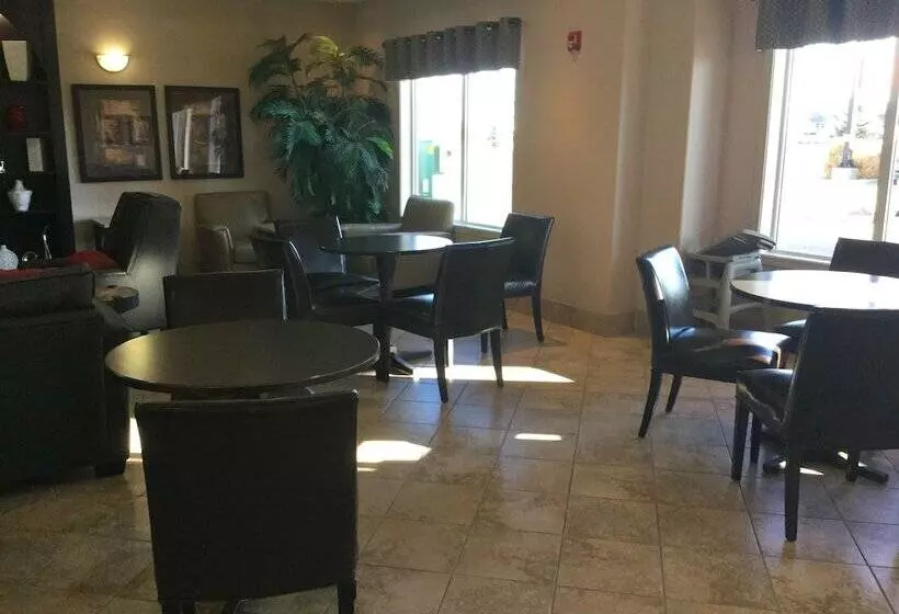 호텔 Ramada By Wyndham Brooks