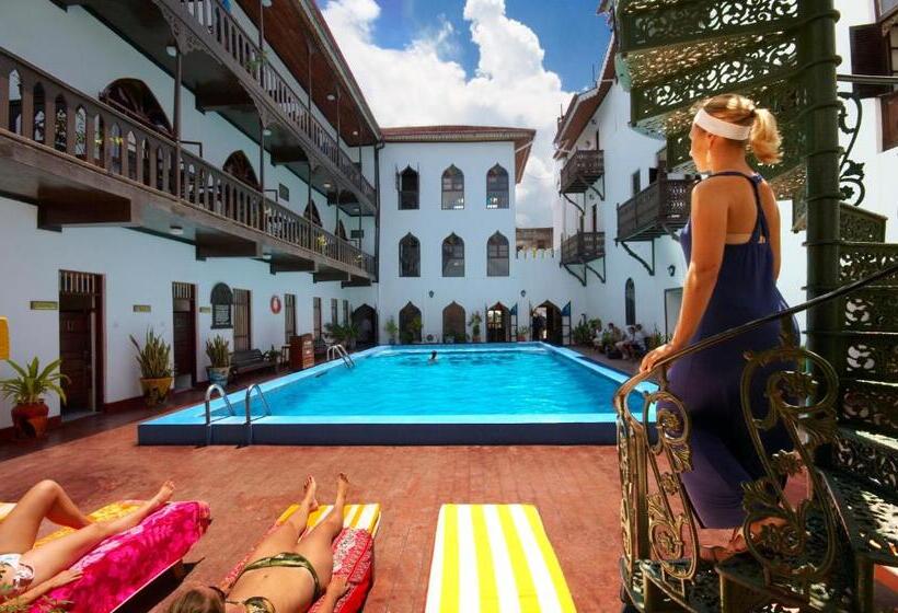 فندق Tembo House