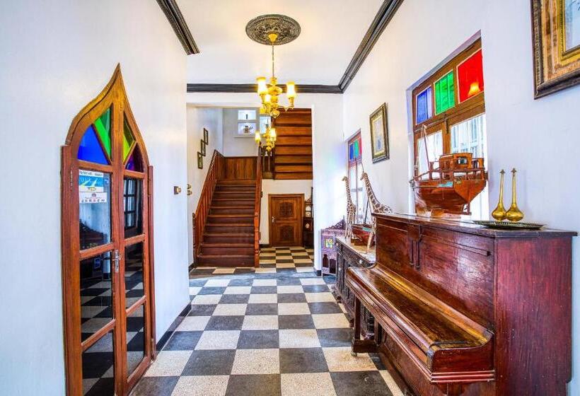 فندق Tembo House