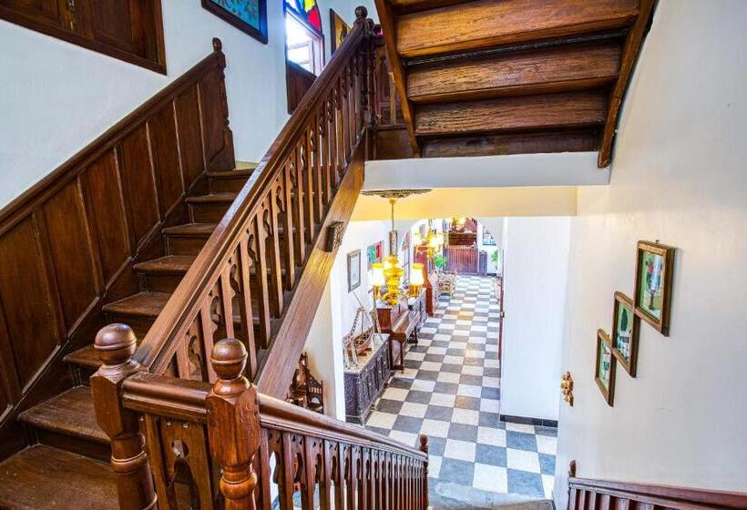 فندق Tembo House