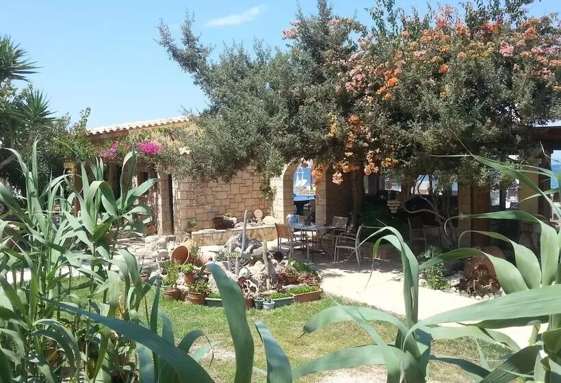 Irides Luxury Studios & Apartments