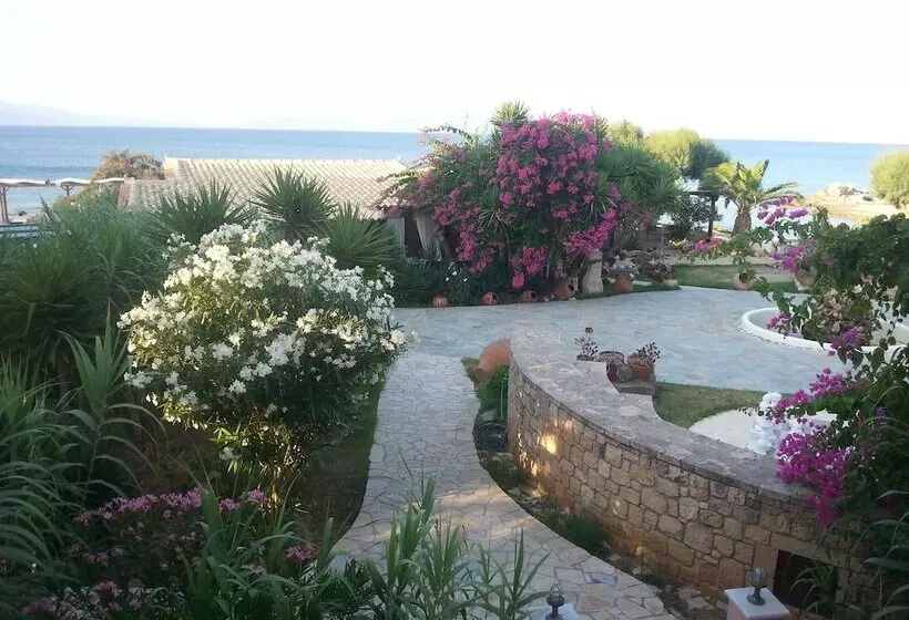 Irides Luxury Studios & Apartments