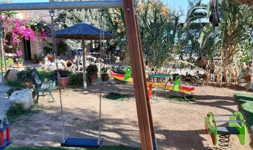 Irides Luxury Studios & Apartments