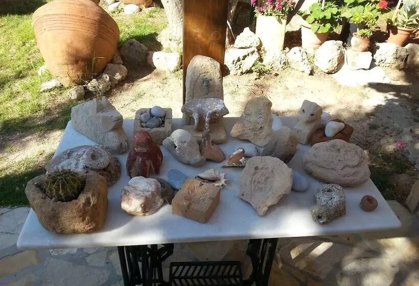 Irides Luxury Studios & Apartments