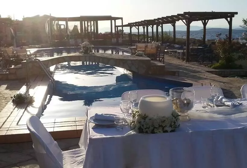 Irides Luxury Studios & Apartments