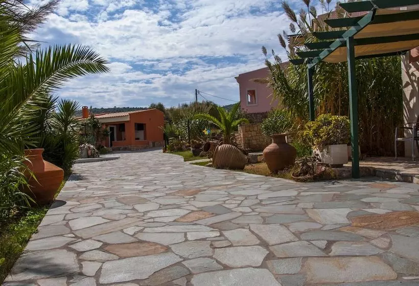 Irides Luxury Studios & Apartments