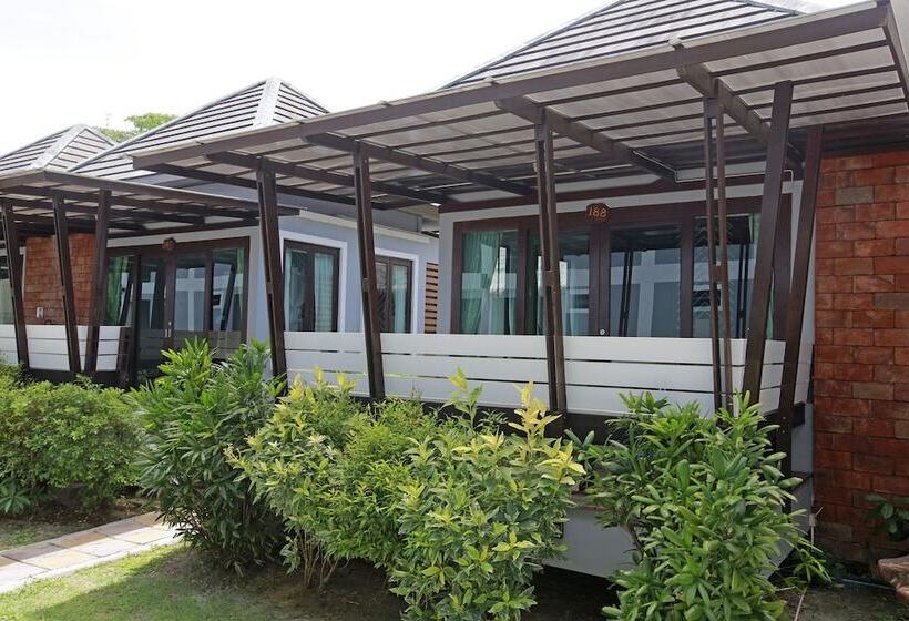 Phi Phi Andaman Beach Resort