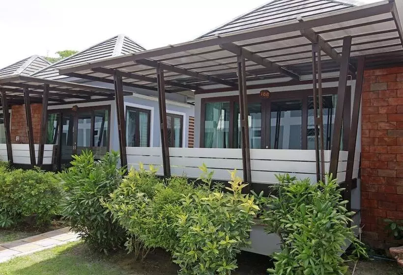 Phi Phi Andaman Beach Resort