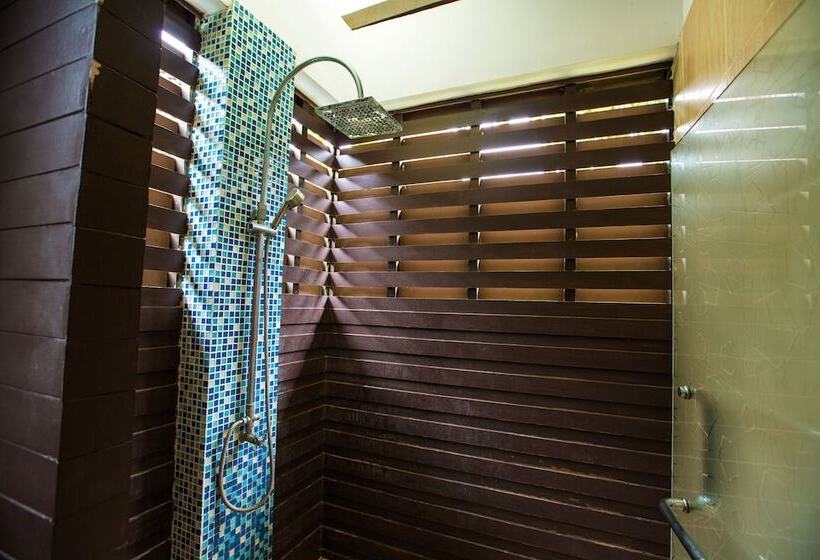 Phi Phi Andaman Beach Resort