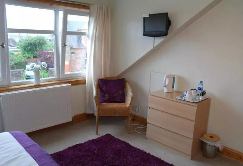 A  Turasmara Guest House