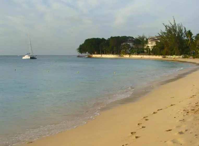 هتل Coral Lane Beach Apartments