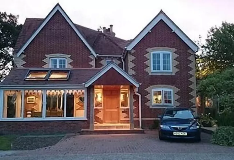 مبيت وإفطار Manston Guest House