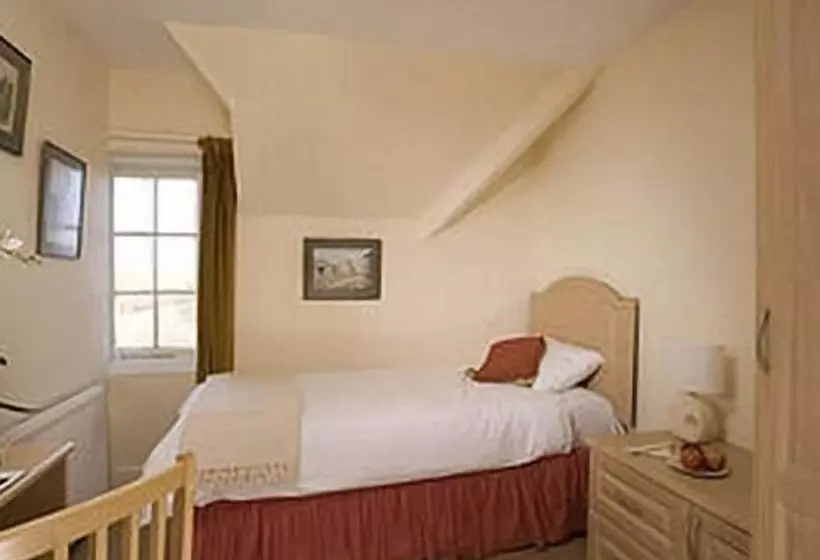 مبيت وإفطار Manston Guest House