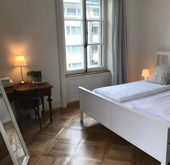 Bed and Breakfast The Bed + Breakfast