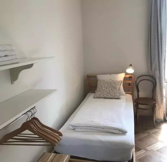 Bed and Breakfast The Bed + Breakfast