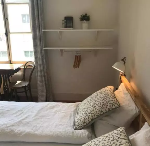 Bed and Breakfast The Bed + Breakfast