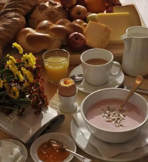 Bed and Breakfast The Bed + Breakfast