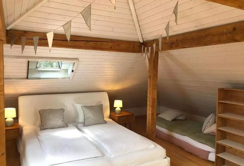 Bed and Breakfast The Bed + Breakfast